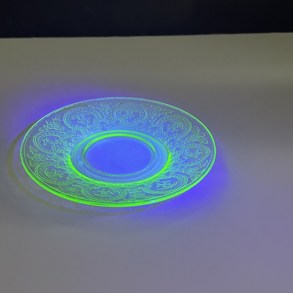 Vintage Uranium Green Horseshoe Saucers Indiana Glass 1930-33